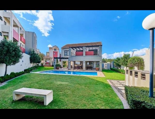 1 BEDROOM APARTMENT FOR SALE IN SUNNINGHILL